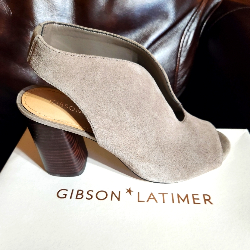 Size 8 1/2 beige Gibson Latimer sling back heel
